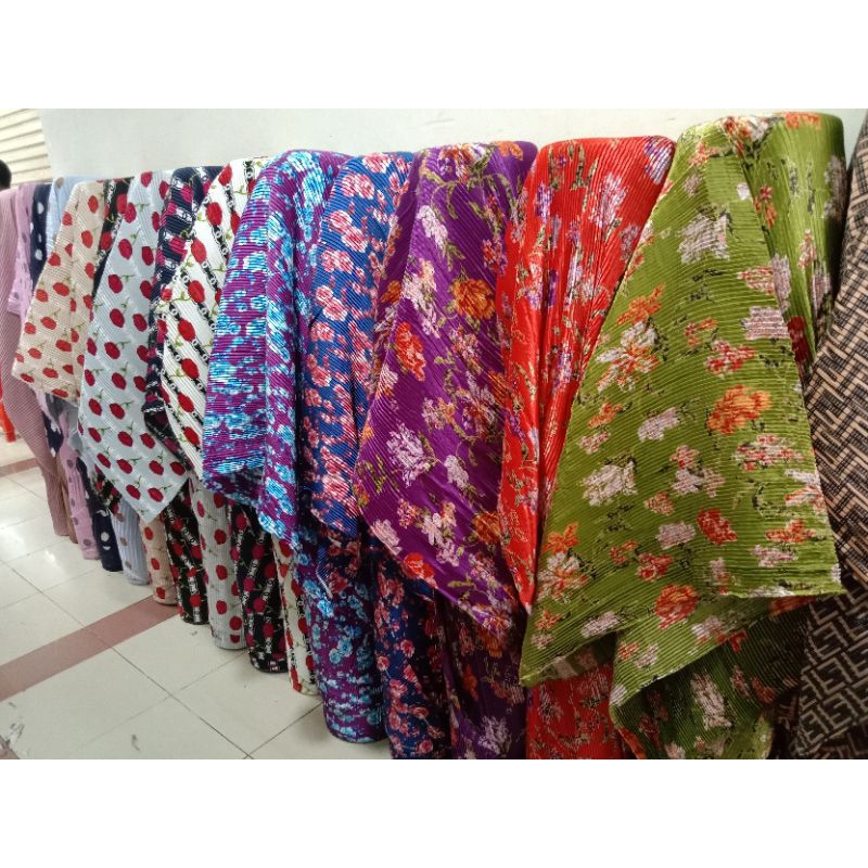 Bahan/Kain Plisket motif bunga polkadot