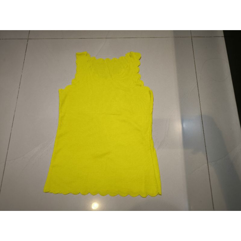 Kaos kutung anak cewek/ Kaos anak perempuan second/ Baju kutung anak bekas/ Pakaian anak cewek