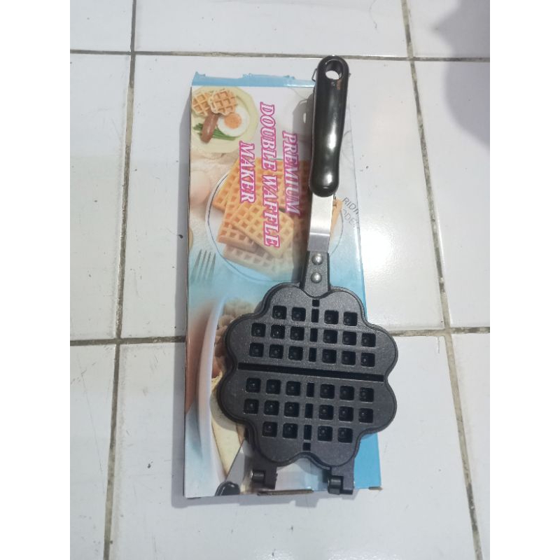 cetakan kue waffle maker teflon bentuk hati cetakan kue waffle maker kompor