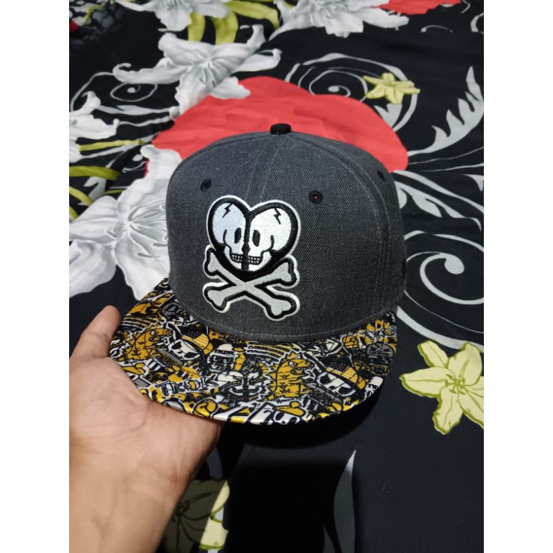 Topi snapback new era x tokidoki
