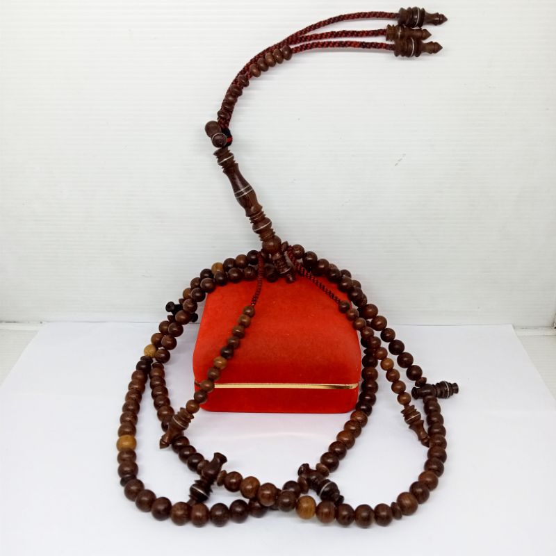tasbih tijani kayu kelor emas benang rajut A201