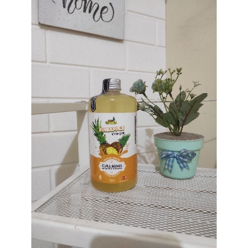 

Cuka Nanas with mother