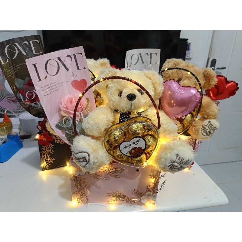 

KADO VALENTINE / HAMPERS VALENTINE / COKLAT VALENTINE / BONEKA / BUKET VALENTINE / GIFT VALENTINE / GIFT CEWE / KADO ULTAH / BUKET / KADO ANNIVERSARY