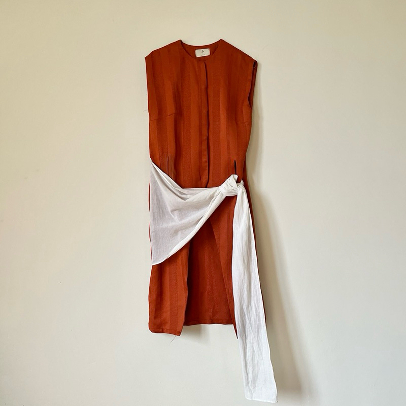 BRICK LONG BLOUSE - BLUS PANJANG MERAH BATA - TUNIK BATA KOMBINASI BELT PUTIH