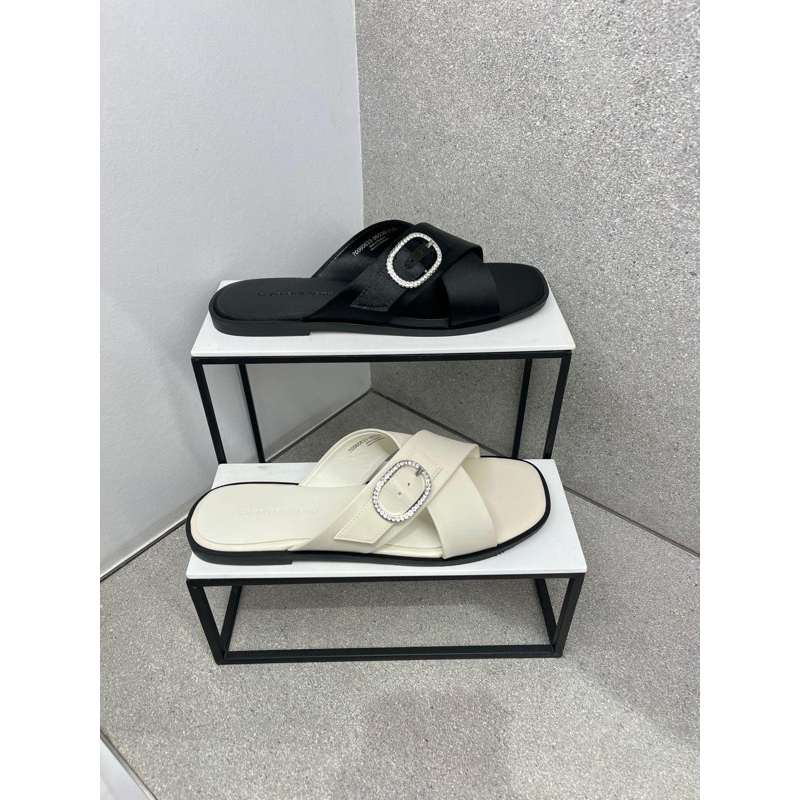 Sandal wanita flat Charles&Keith original