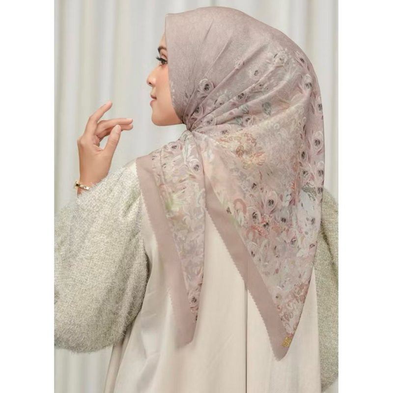 NEW Buttonscarves Ederra Milky