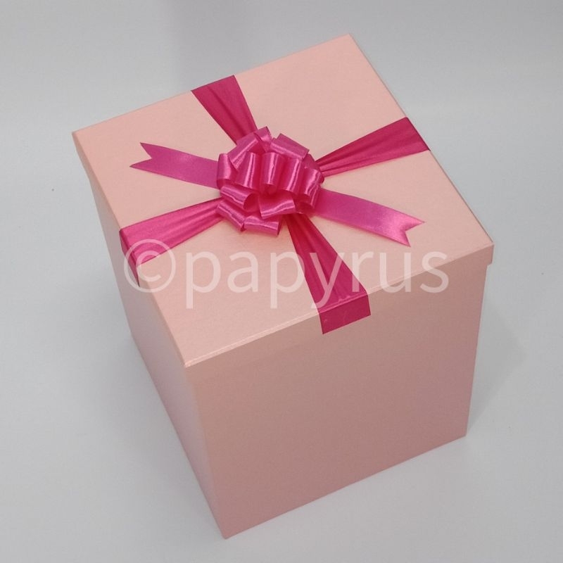 

PAPYRUS 25x25 Tinggi 30cm Kotak Kado Gift Box Hadiah V3