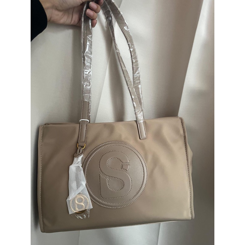 AALIYA NYLON TOTEBAG BUTTONSCARVES