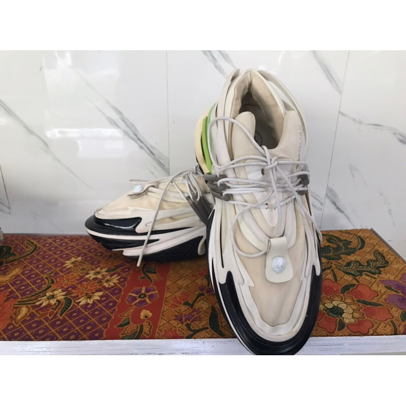 Ala Balmain Unicorn size 42 insol 265