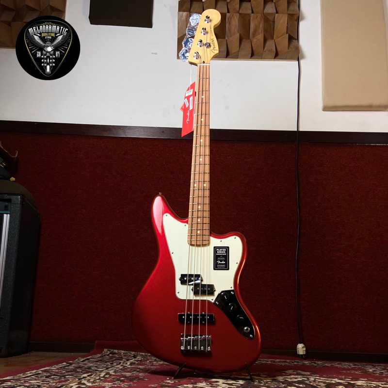 BASS FENDER PLAYER JAGUAR PAU FERRO CANDY APPLE RED