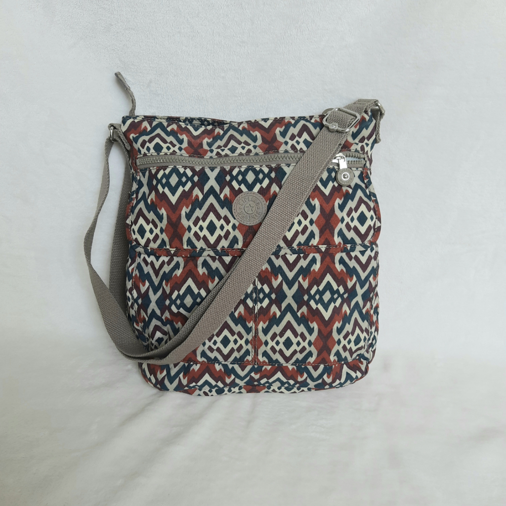 [PRELOVED] Tas Slempang shoulder Sling bag Tote Original Kipling Kondisi Bagus Motif Tenun