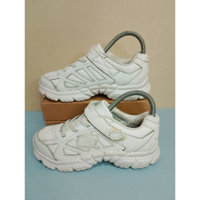 sepatu second skechers