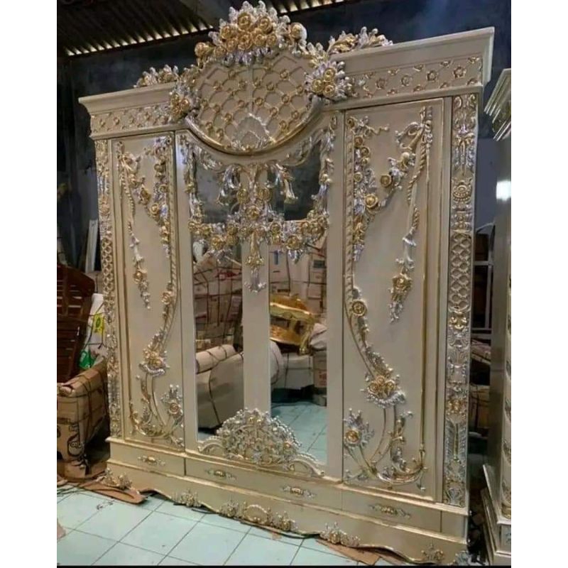 lemari pakaian 4 pintu