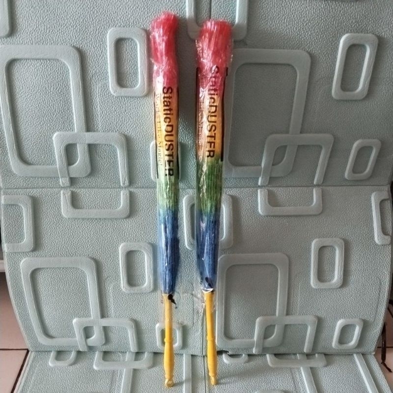 Kemoceng plastik warna