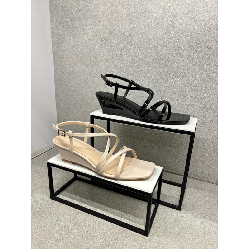 Sepatu wanita wedges Charles&Keith original