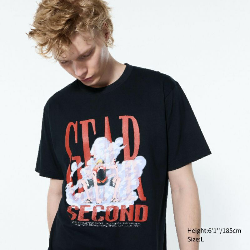 kaos uniqlo t shirt graphic one piece mickey mouse moma cowok new original