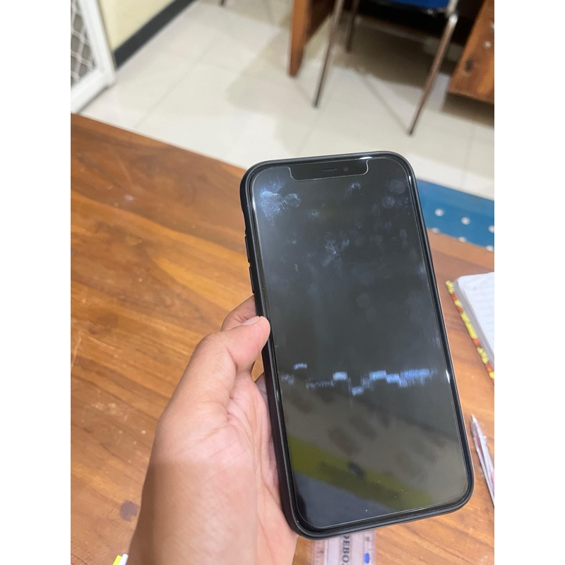 Iphone 11 ibox Like new