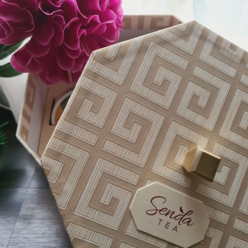 

SendaTea Christmas Hampers Tea Set B | Premium Hampers Natal | Souvenir | Artisan Tea | Teh | Gift | Christmas Hamper | Cookies