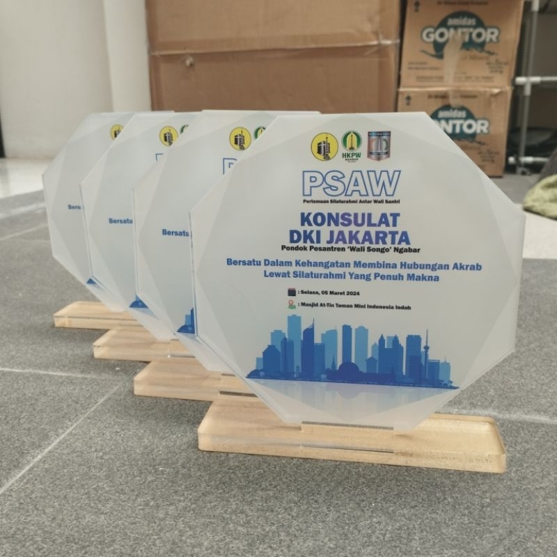 Plakat Akrilik Custom / Plakat Wisuda / Plakat Magang / Vandel Print UV / Plakat Wedding / Cetak Cus