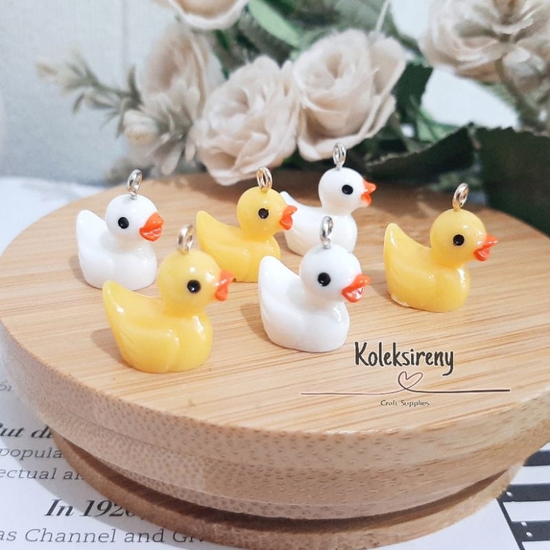 CP56 - Charm Bebek Acrylic