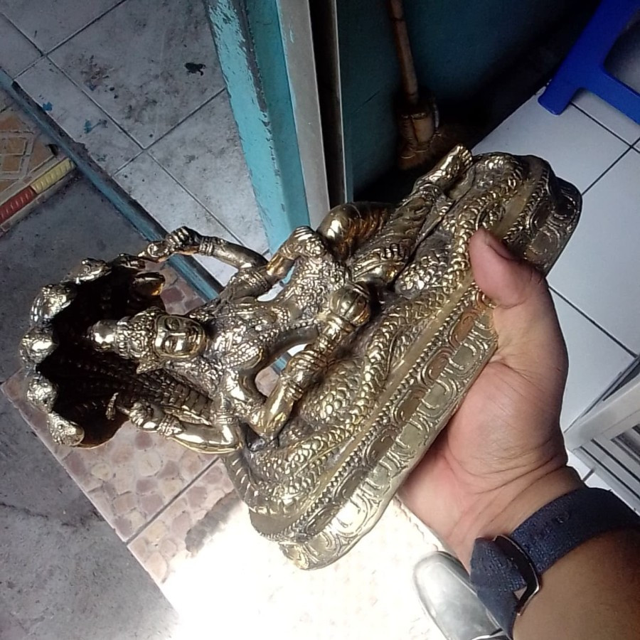 koleksi pajangan antik dekorasi rumah bahan kuningan