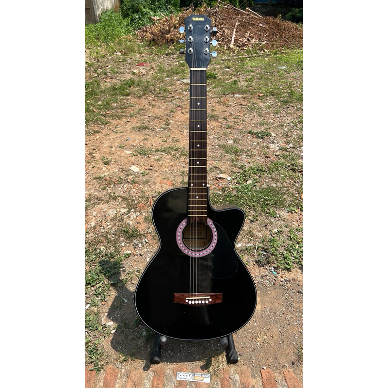 Gitar Pemula Tanam Besi