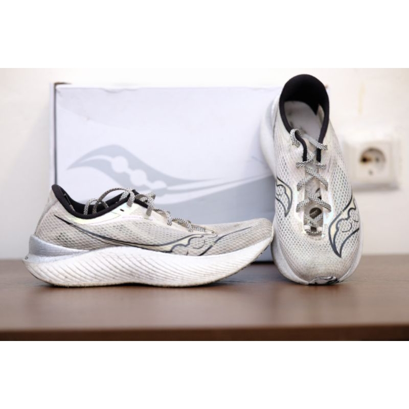 Sepatu Preloved Saucony Endorphin Pro 3