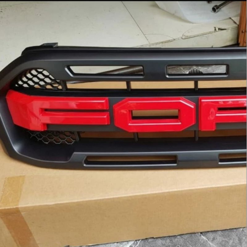GRILL FORD EVEREST 2015 UP