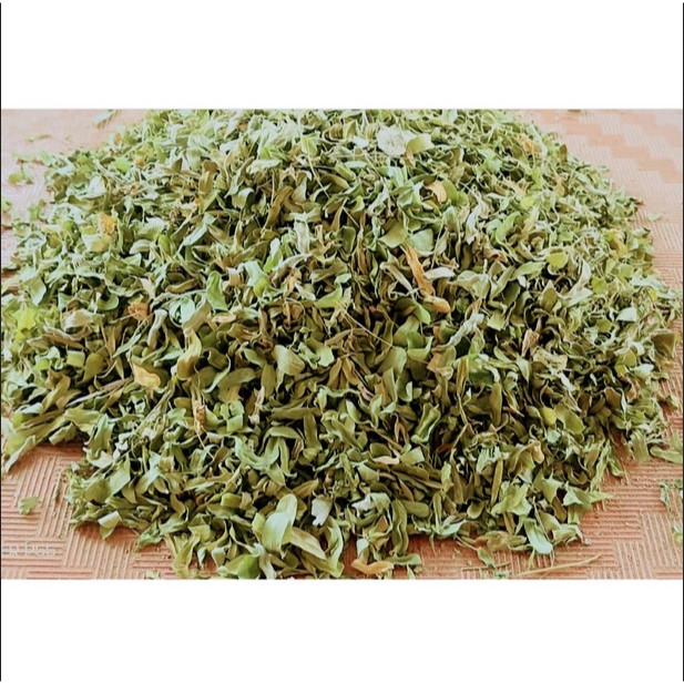 

DAUN JAYANTI KERING ALAMI / Natural dried jayanti ( Sesbania sesban ) leaves