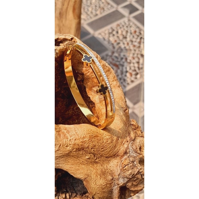 Gelang Perhiasan Titanium Lapis Emas 18k