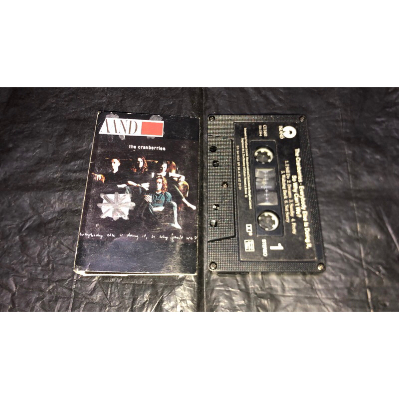 Kaset Pita The Cranberries - Everybody Else Is Doing It, So Why Can't We?