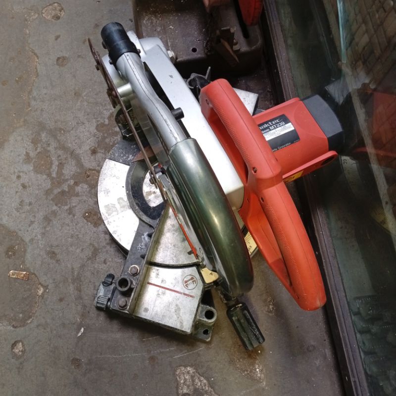 maktec mt230 mesin miter saw 10 inch