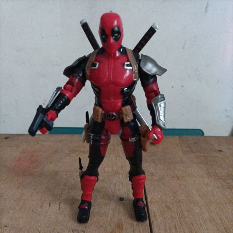 Action Figure Deadpool 18cm with 5 weapon