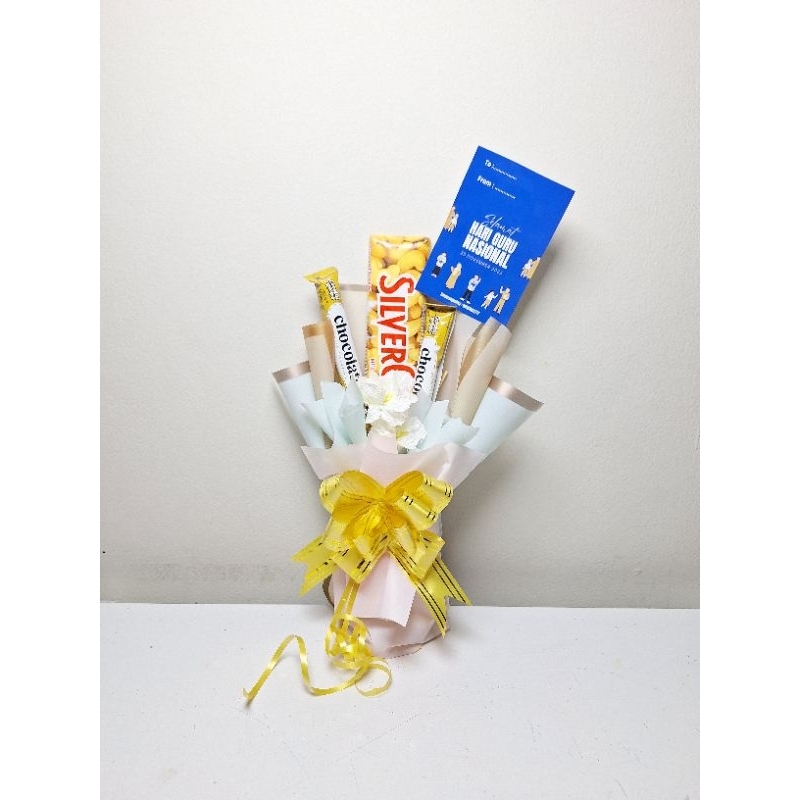 

bucket hampers coklat imut