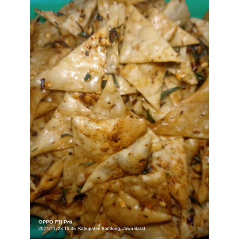 

Keripik Pangsit Daun Jeruk Gurih Dan Pedas