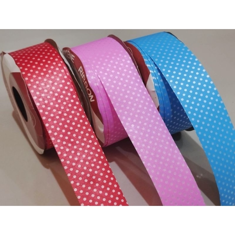 

Pita kado polkadot lebar 3.2 cm