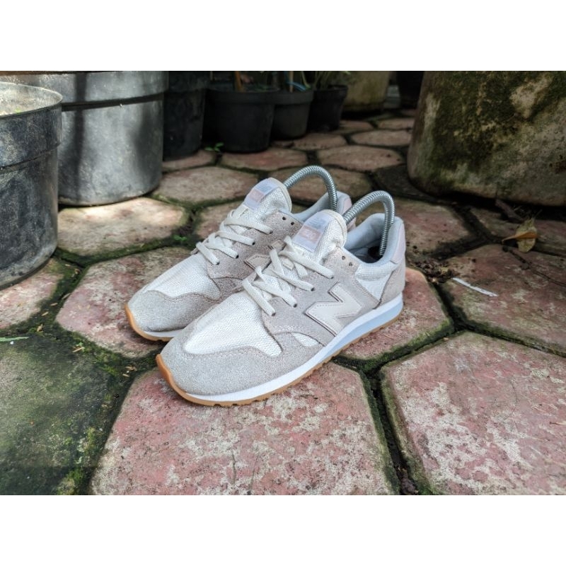 (SECOND) SEPATU NEW BALANCE NB 520 SIZE 37 / 235 MM