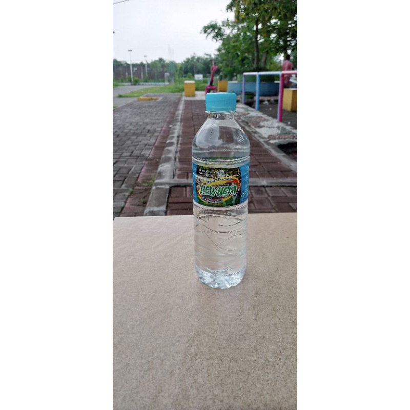 

BOTOL BEKAS SEKALI PAKAI 600 ML