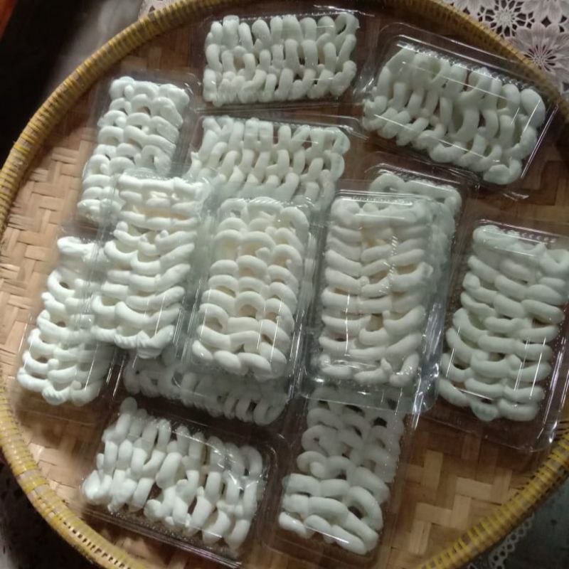 

Geblek / Binggel Purworejo 1 Mika isi 10 Baris ( 1 Baris 3 biji )