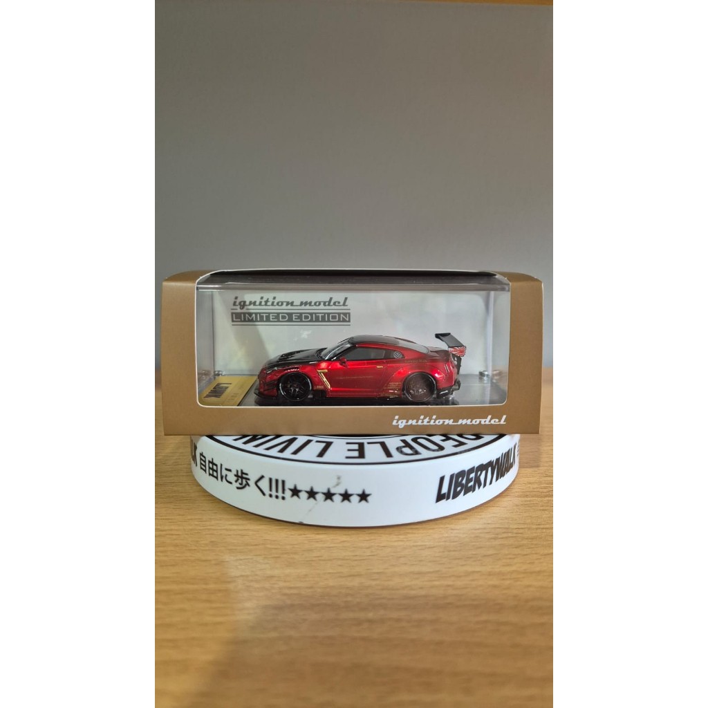 R35 LBWK IGNITION MODEL LIMITED EDITION RESIN SKALA 1:64 RED + ENGINE