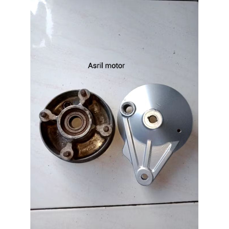 Tutup tromol & nap gear dudukan gir Revo lama Supra x125 Supra fit new original