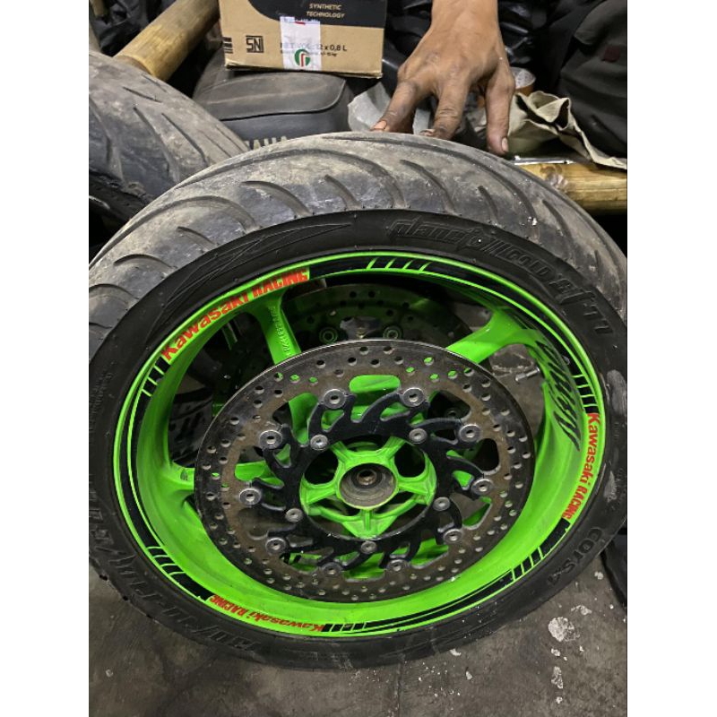 Velg Tapak lebar gambot delkevic double disk warna silver hijau hitam fullset ninja 250 karbu fii ol