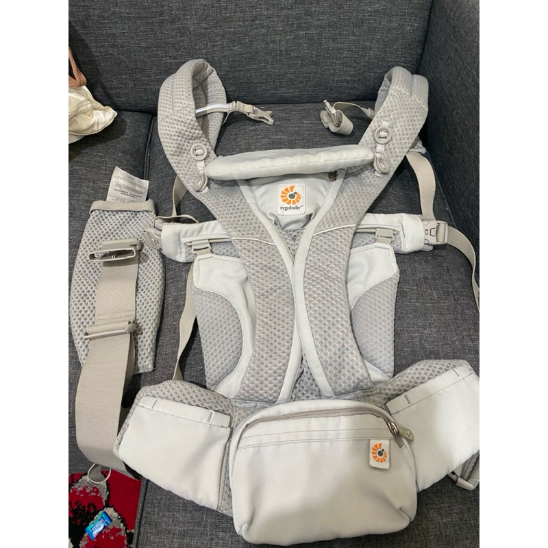 Preloved ergobaby omni breeze - pearl grey