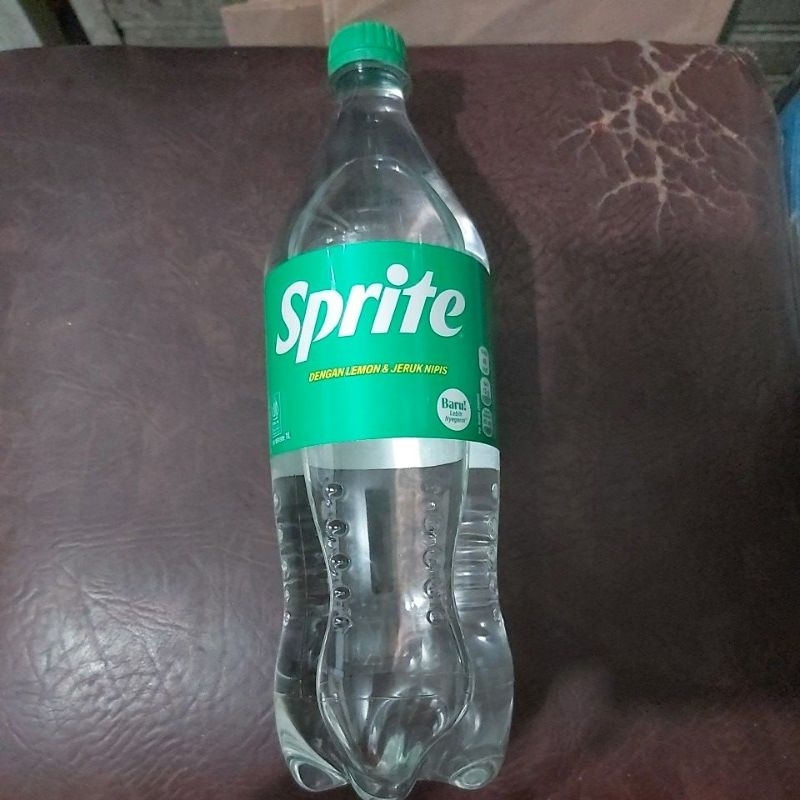 

Sprite Dengan Lemon & Jeruk Nipis Botol 1 Liter