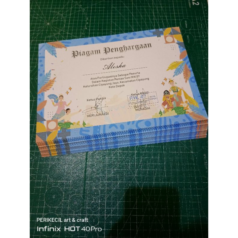 

Cetak Sertifikat / Cetak Piagam Ukuran A4 Bahan Concorde/BW