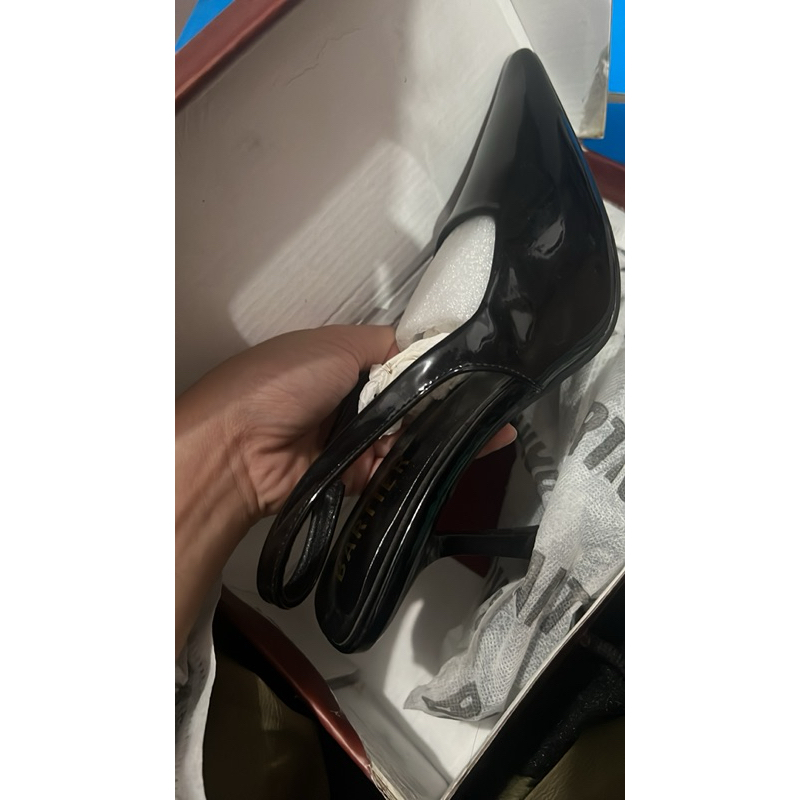 sepatu bartier