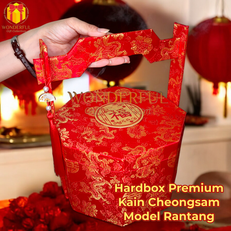 

Harbox Hampers Imlek Premium Model Rantang, Cheongsam Merah Motif Bunga, C045