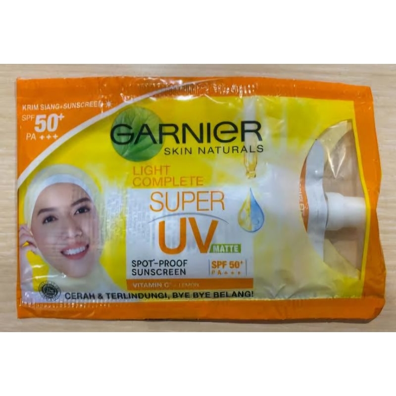 [7 ml] Garnier Sunscreen Light Complete Super UV Matte Finish Sunscreen Sachet 7 ml