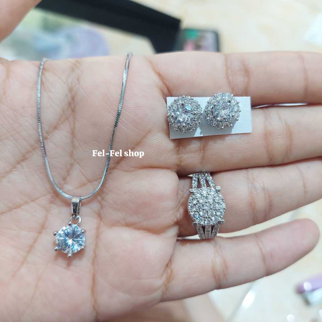 ( Beli 1 Dapat 3 ) SET PERHIASAN PERAK WANITA TITANIUM KALUNG ,ANTING DAN CINCIN