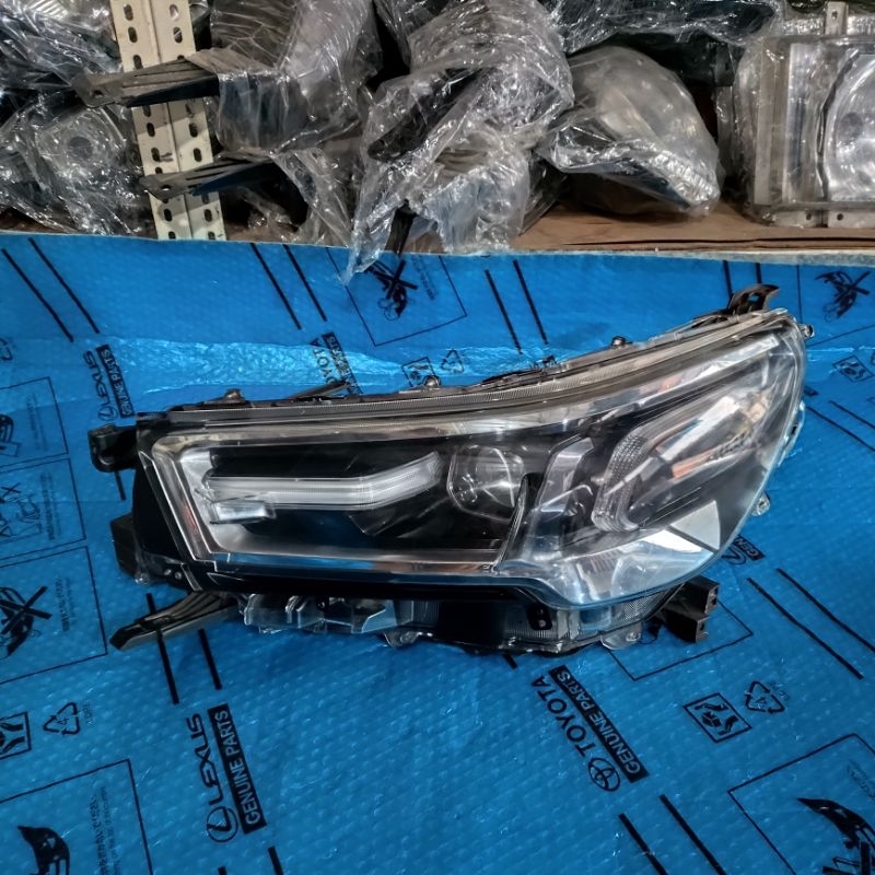 Headlamp Lampu Depan Hilux Rocco facelift 2021 2022 original kiri